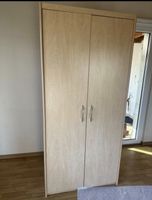 Holz Kleiderschrank zu verkaufen