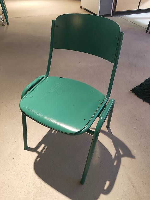 Stühle: Stapelbare Schul-Atelierstühle – Gebraucht aus Lüterswil von inf_n6gx 2