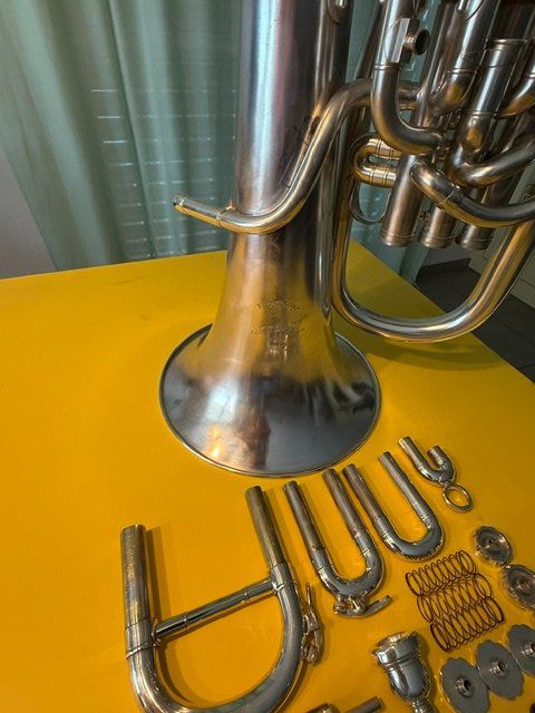 Besson Instruments de musique: Euphonium Besson New Standard (Schnäppchen) – D'occasion à Diessenhofen par Zanze 2