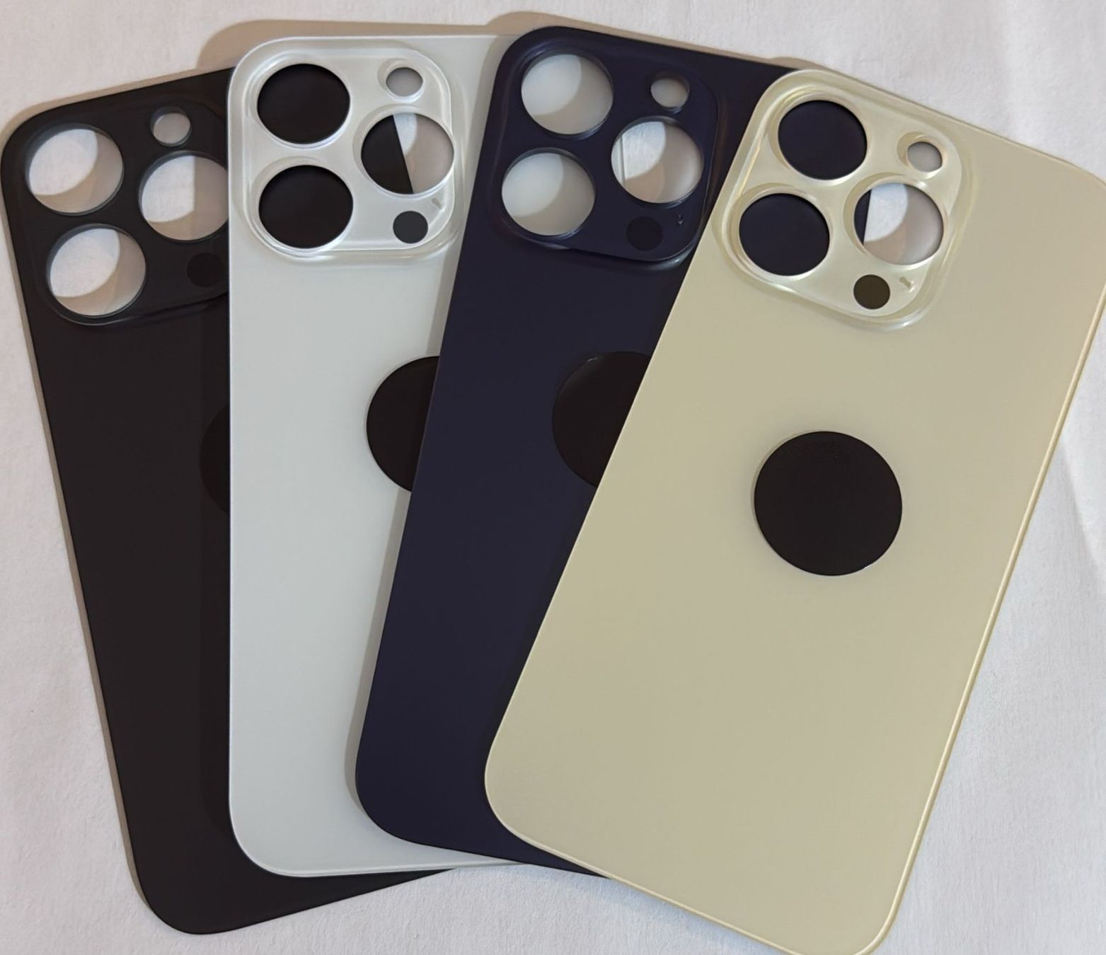 Apple Cover & Protezioni schermo: Coque arrière Iphone 14 pro. – Nuovo e nell'imballaggio originale da Leukerbad venduto da mig_8bbp