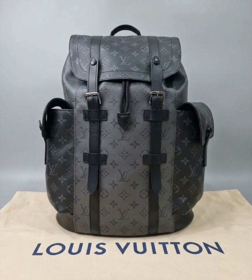 Louis Vuitton Zaini: Louis Vuitton Zaino Christopher MM – Nuovo (secondo la descrizione) da Lugano venduto da LVMHI