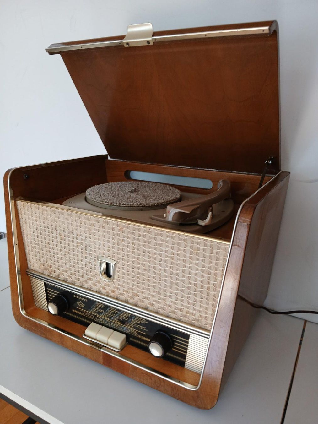 Radios: Röhrenradio Phono Eumigette "W" 60er Jahre – Defekt aus Zumikon von  4