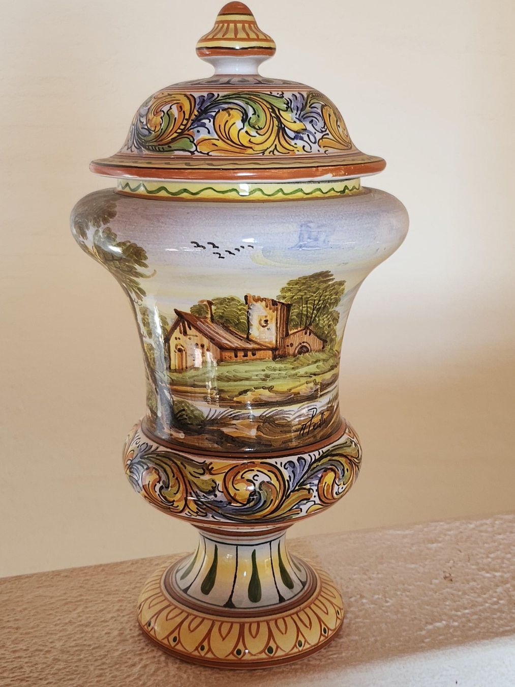Vasi & Recipienti: Prunkvase mit Deckel, Italienisch, handbemalt – Usato da Weiningen ZH venduto da Annakatharina