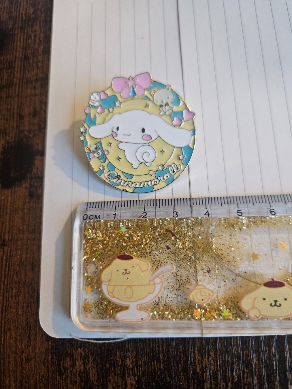 Placchette & Badge: Cinnamoroll - Pin Badge Anstecker – Usato da Luzern venduto da Lucan_Valerius