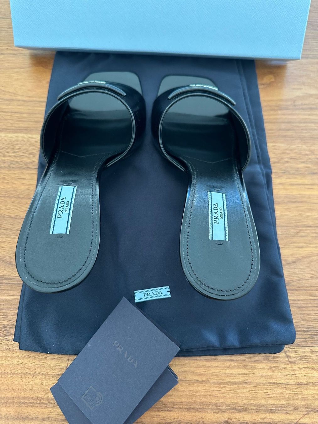 Prada Damenschuhe: PRADA Pantoletten aus Leder NEU – Neu und originalverpackt aus Oberengstringen von snoopy714 4