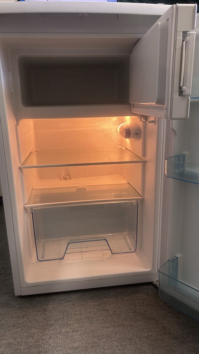 Frigoriferi: Kleiner Kühlschrank  – Usato da Zürich venduto da Runakaja 1
