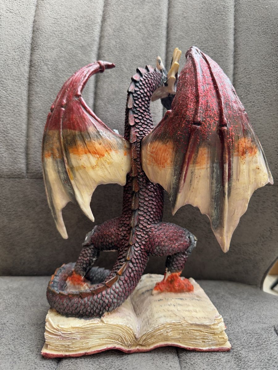 Statuette: Drachenfigur auf Buch, Sammlerstück – Usato da Thun venduto da Pfausi1966 1