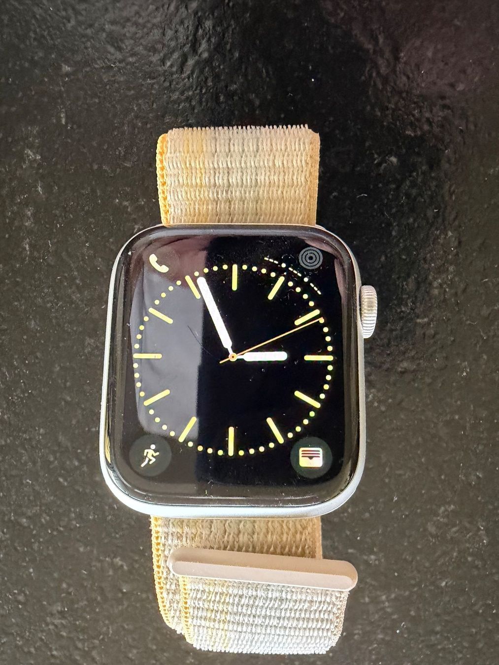 Apple Smartwatch: Apple Watch Series 6, GPS 44mm, Silber – Usato da Suhr venduto da Panok