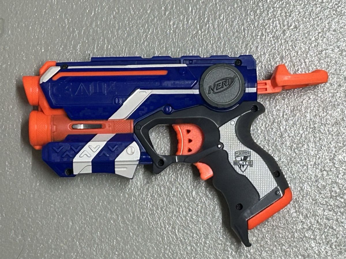 Nerf Giocattoli: NERF Elite Set – 5 Blaster inkl. 20 Darts – Usato da Luterbach venduto da Magnesium3 1