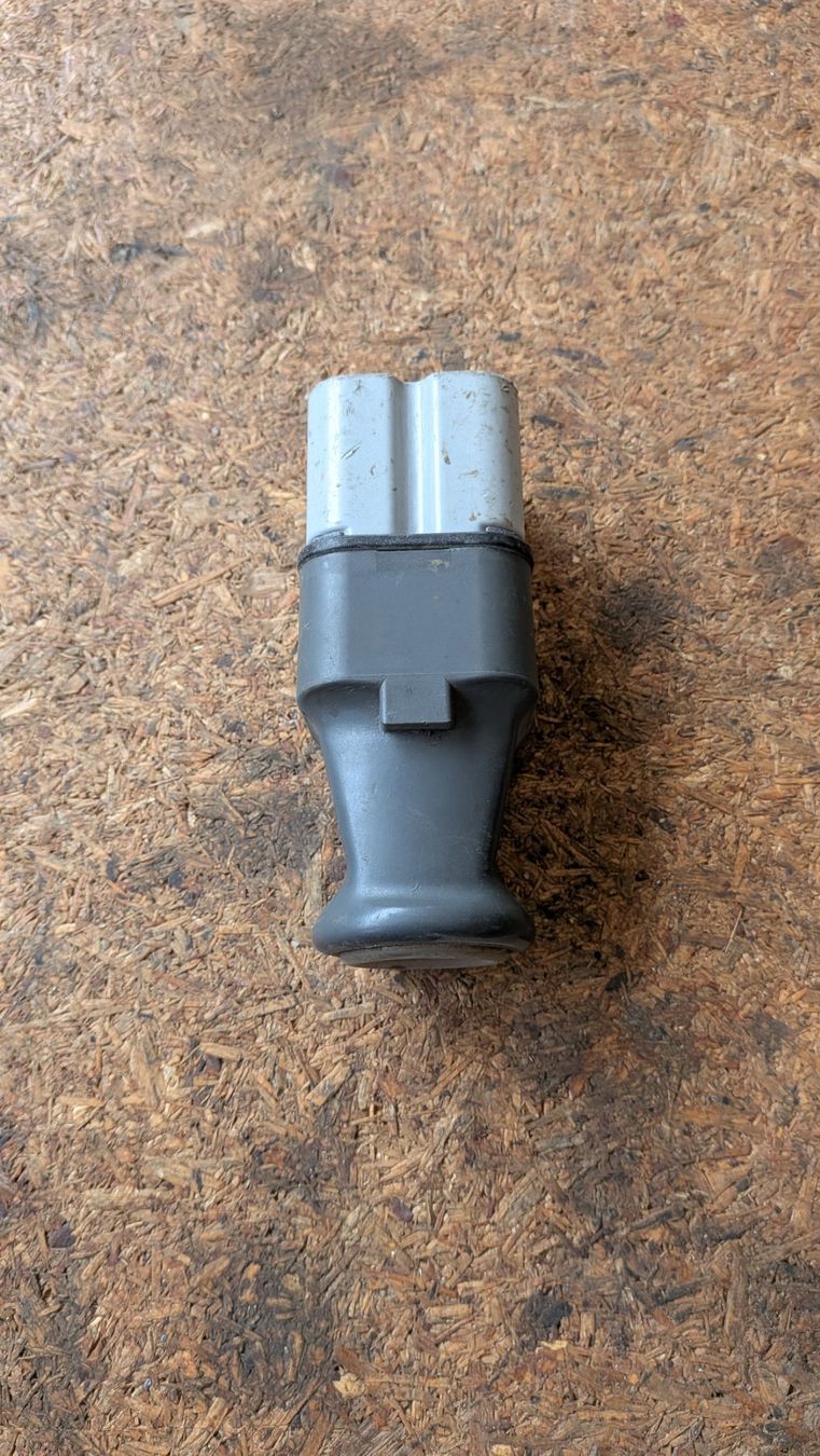 Spine: Stecker 15A – Usato da Wilen (Gottshaus) venduto da mahi87