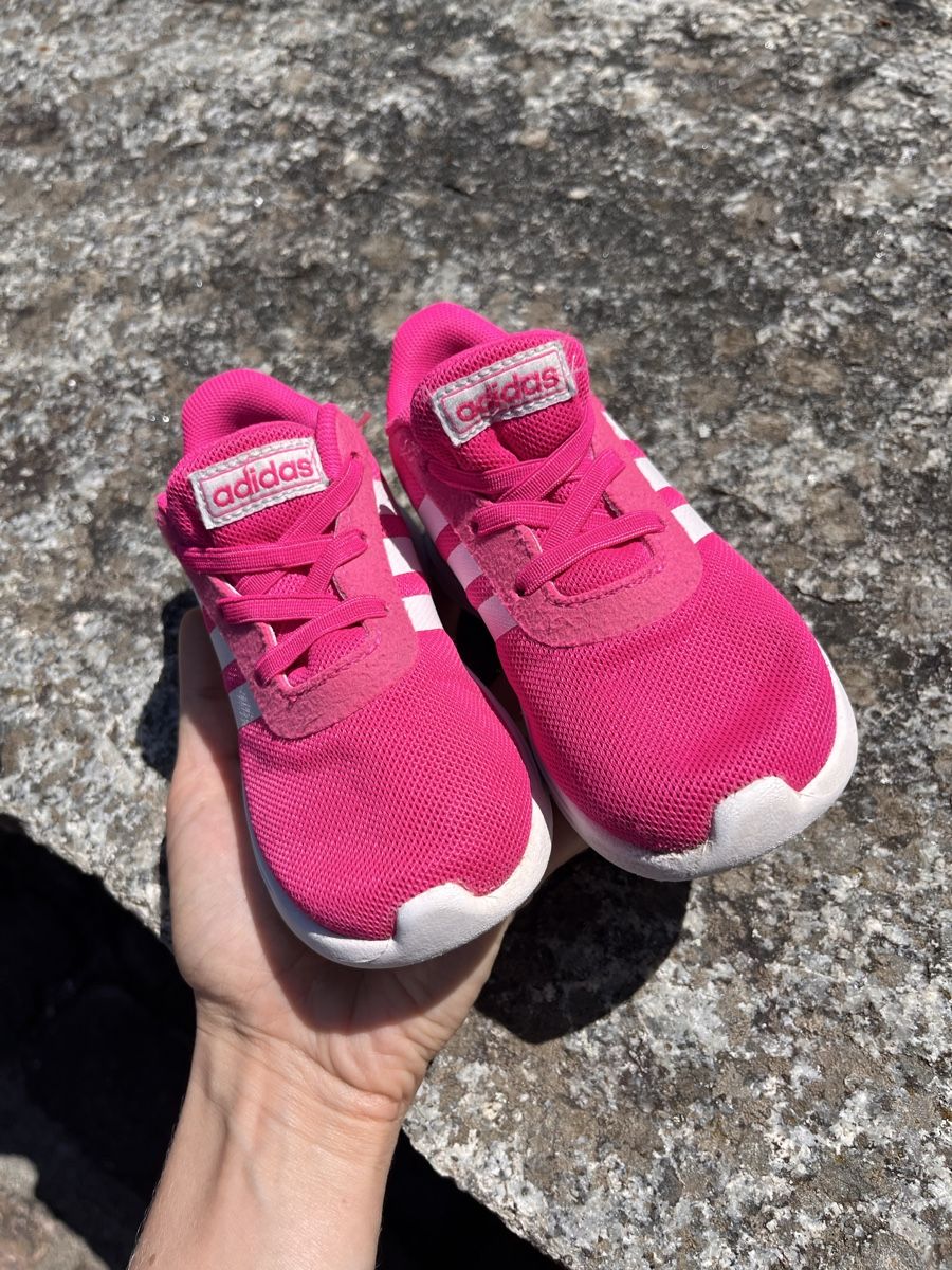Adidas Schuhe für Mädchen: Sportschuhe Gr. 24 Mädchen – Gebraucht aus Salenstein von gal_npx7 1