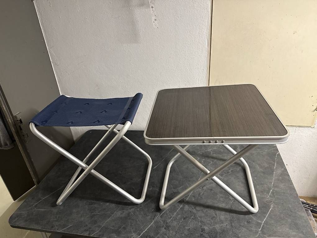 Hocker: Hocker mit Tischplatte – Gebraucht aus Wolfhalden von cec_byf6