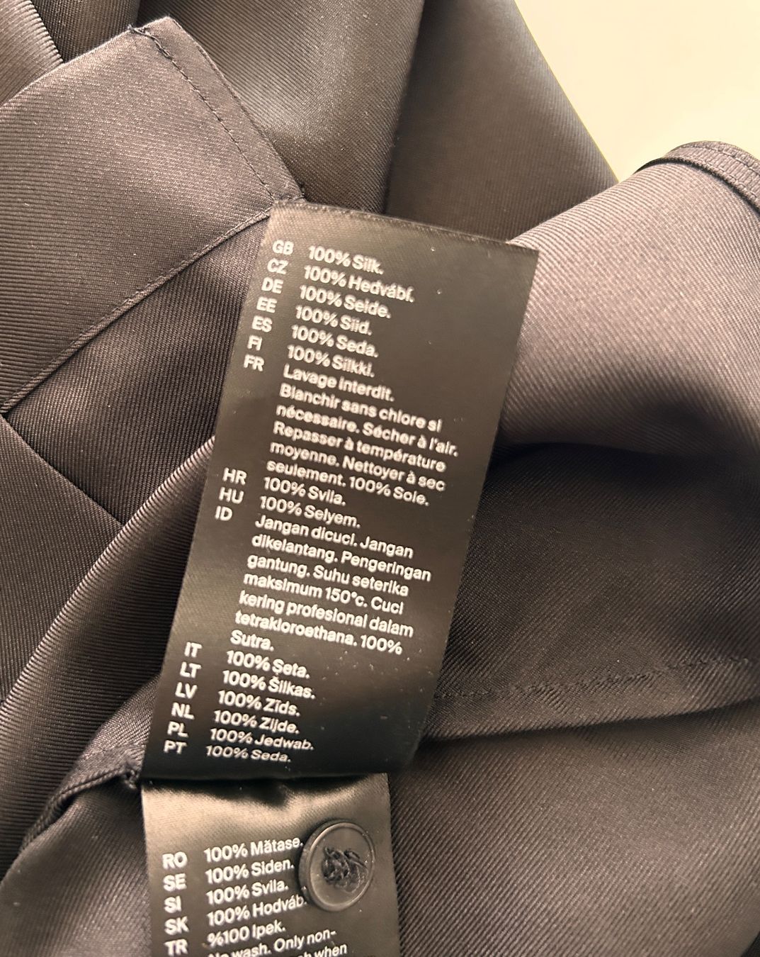 Cos Blusen: Seidenbluse von COS, schwarz, Grösse 36 – Gebraucht aus Kreuzlingen von peetzii 8
