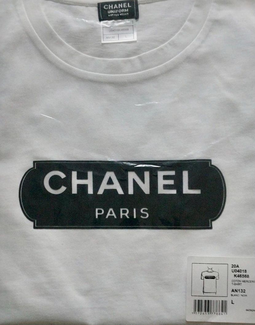 Chanel T-shirt: Chanel T-Shirt NEU – Nuovo e nell'imballaggio originale da Zürich venduto da NNK28