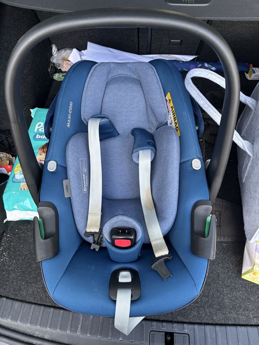 Maxi-Cosi Sièges auto: Maxi-Cosi Babyschale 360 Pebble blau – D'occasion à Chur par Laia123 1