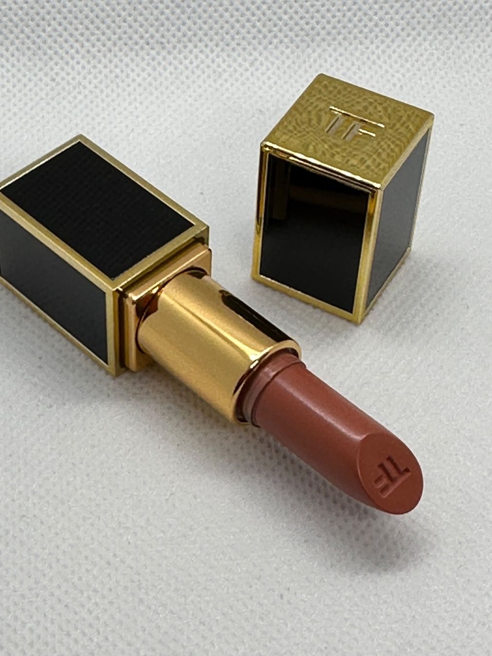 Tom Ford Make-up: Tom Ford rouge à lèvres 2 g – Nuovo (secondo la descrizione) da Pully venduto da Natala