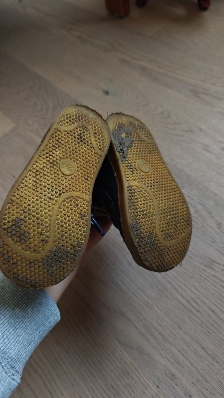Scarpe per ragazzi: Warme Schuhe, Gr 24 – Usato da Zürich venduto da ElizavetaT 1