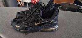 Turnschuhe Nike schwarz Gr. 39