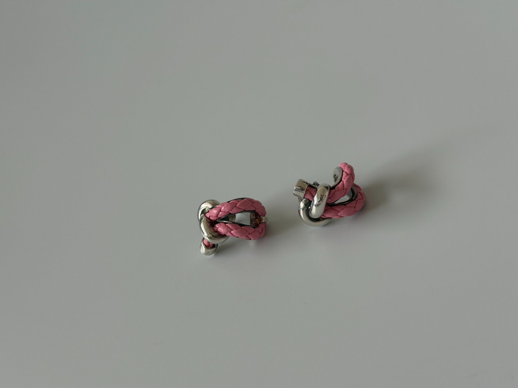 Bottega Veneta Ohrringe & -stecker: New silver earrings Bottega Veneta – Neu und originalverpackt aus Lugano von juledo