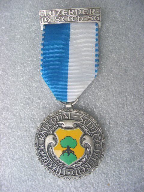 Medaglie: LUZERNER STICH 1986 – Usato da Thürnen venduto da Chluuri
