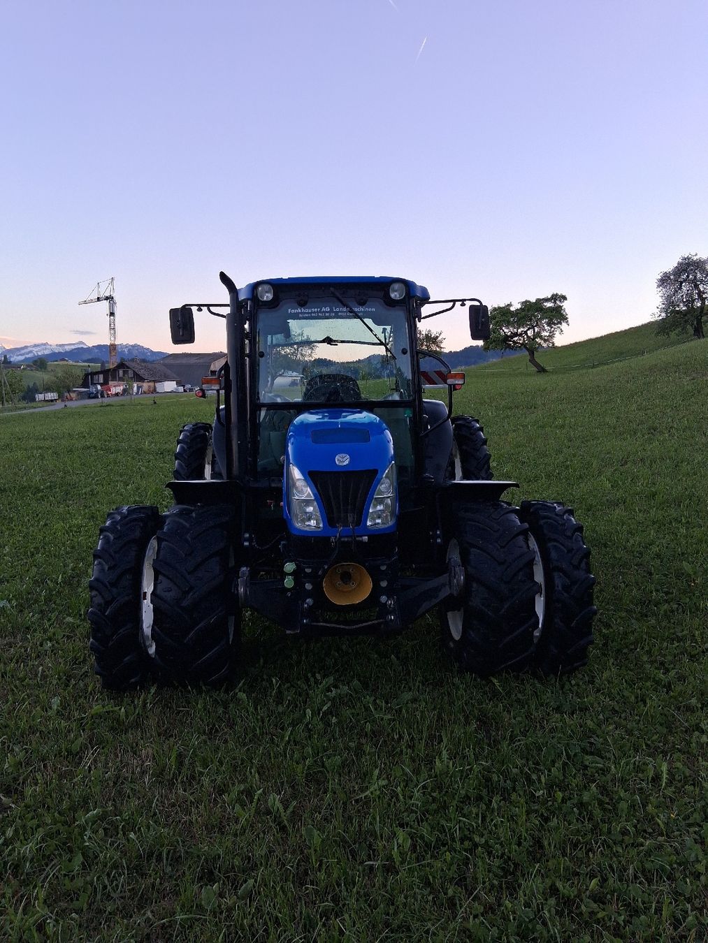 New Holland Tracteurs: New Holland T4040 – D'occasion à Schachen LU par sve_y9qk 1