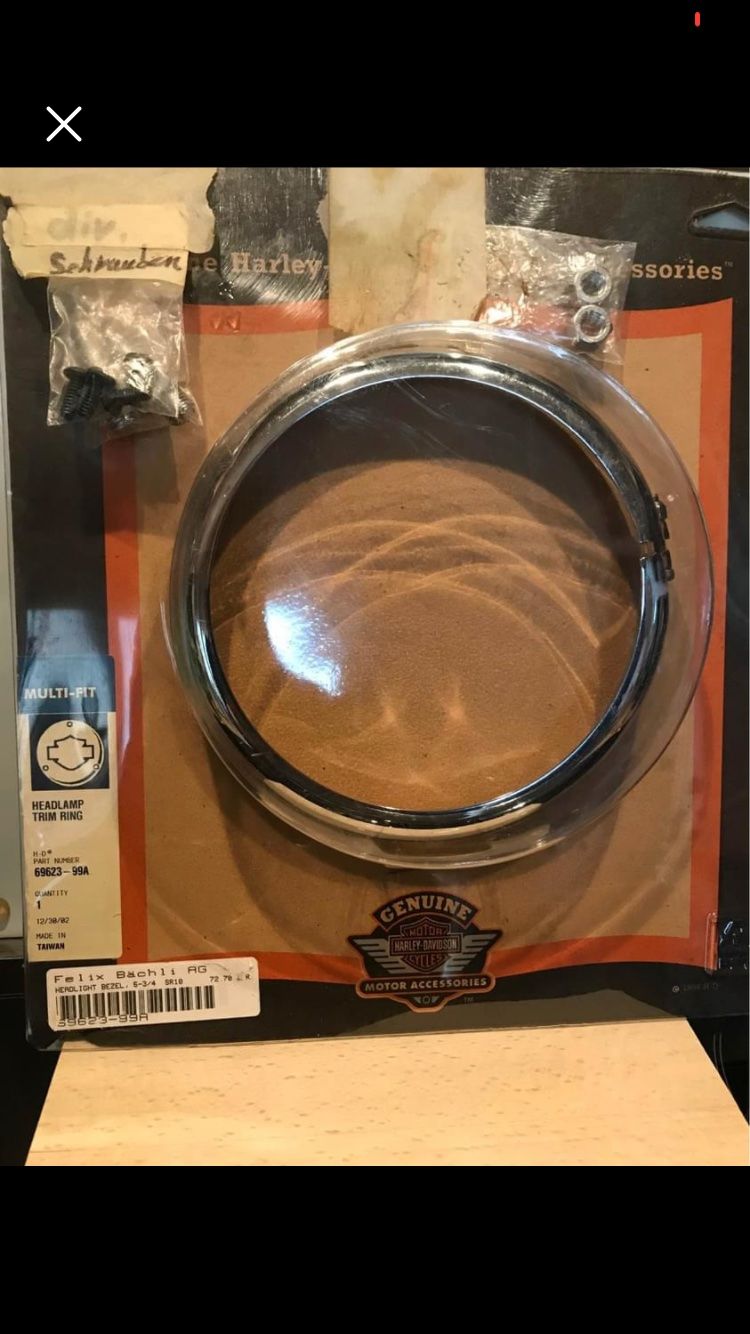 Harley-Davidson Fari: Harley Davidson Entourage de phare avant – Usato da Evionnaz venduto da roh_l5yz 1