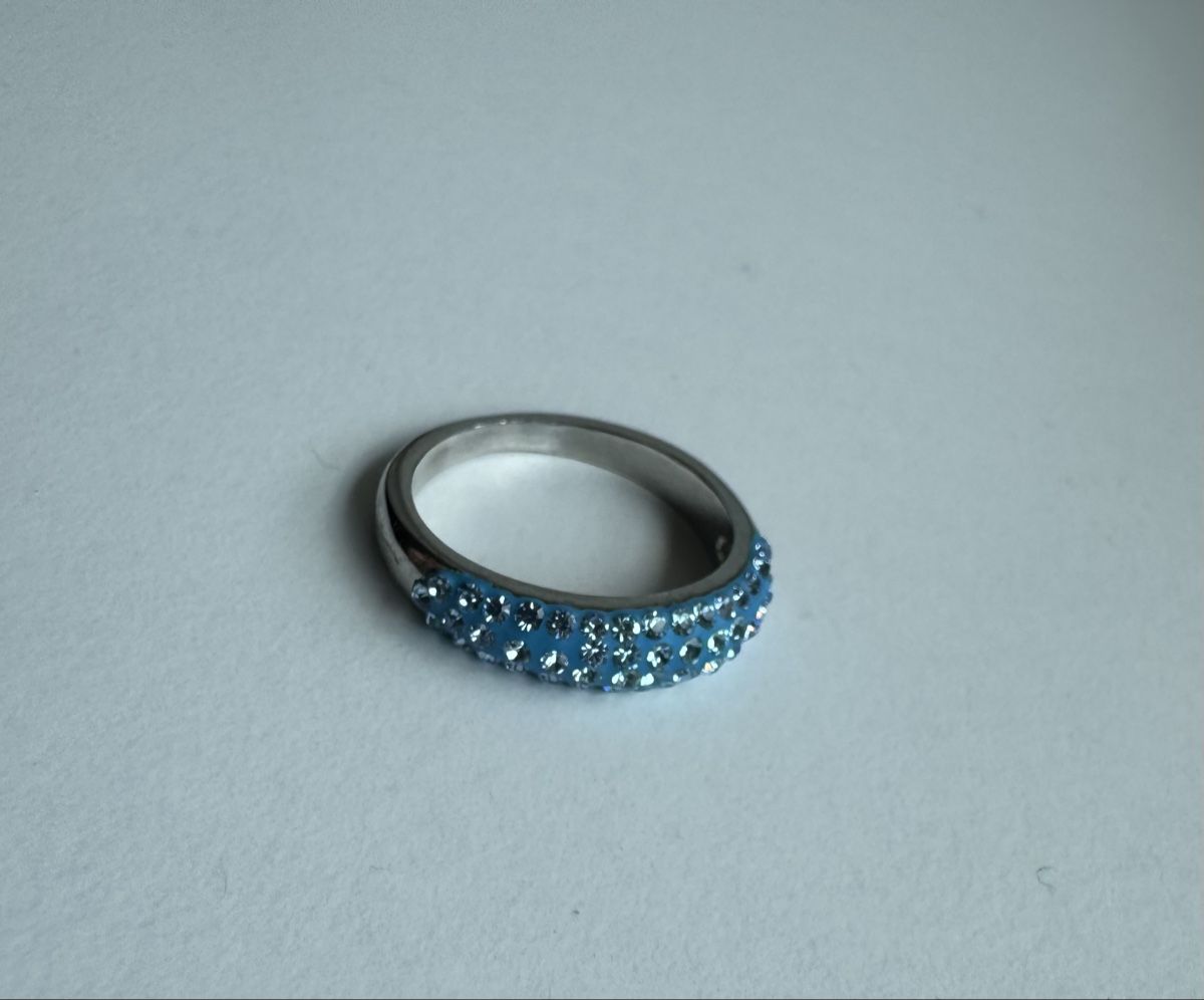Anelli: Silberner Ring mit hellblauen Steinchen – Usato da Wettingen venduto da JasminL92-3