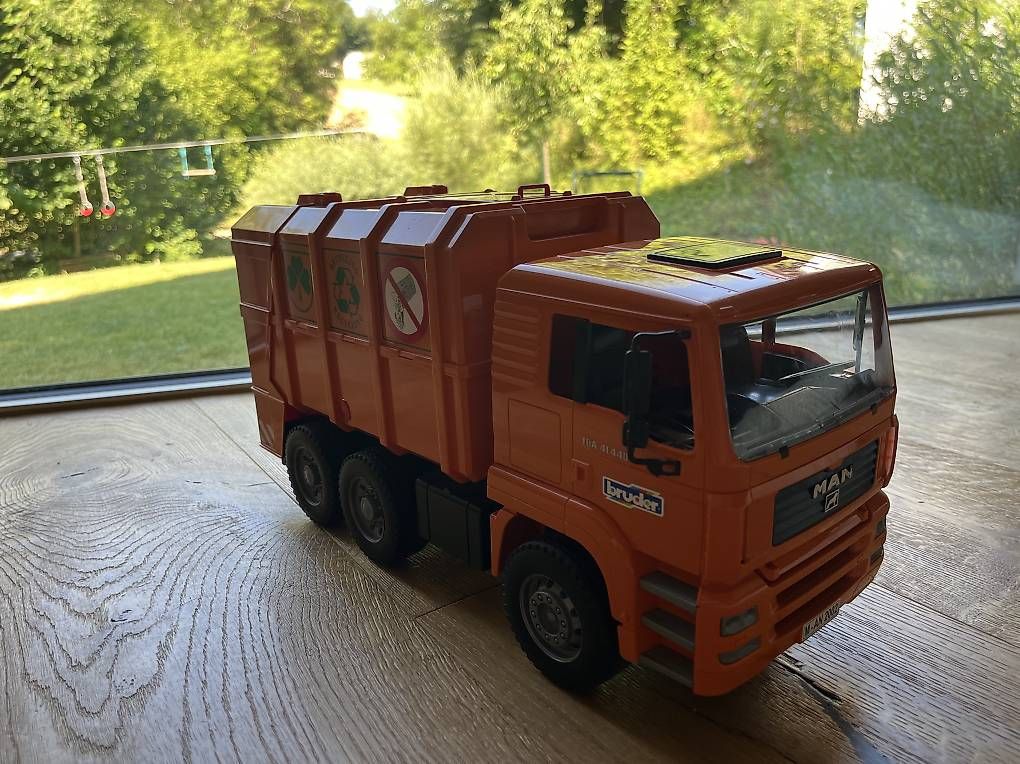 Giocattoli: Bruder Müllwagen orange – Usato da Gretzenbach venduto da cap_5vd6 1