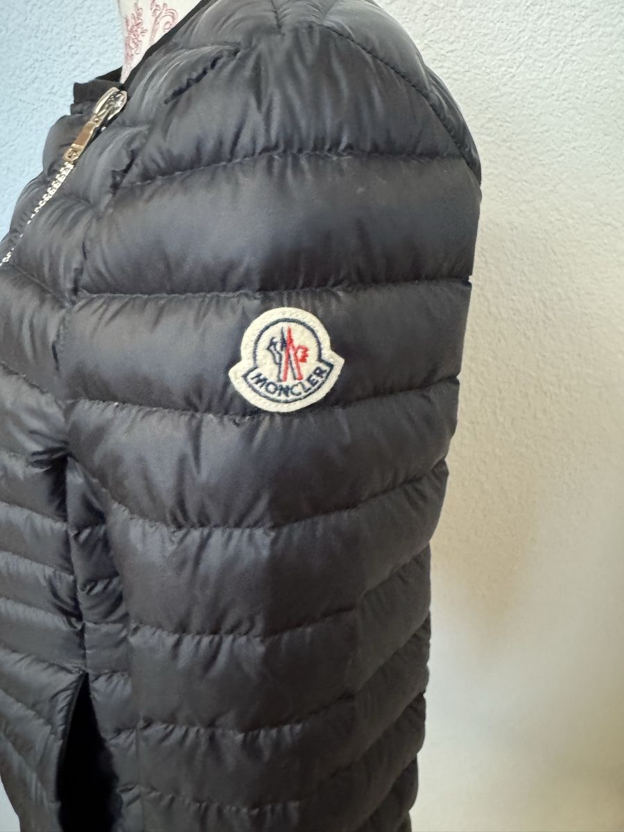 Moncler Giacche: Moncler-Jacke / Londres – Nuovo (secondo la descrizione) da Schöftland venduto da Guccigirl 2