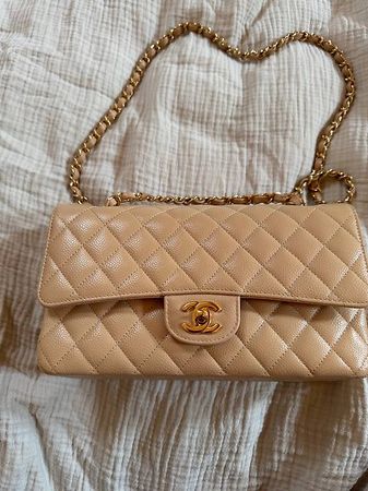 Chanel Classic Flapbag Calfskin Beige