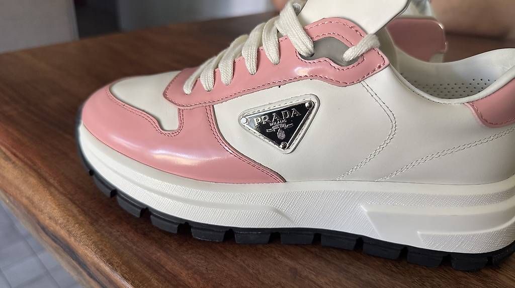 Prada Damenschuhe: Prada Schuhe – Gebraucht aus Kloten von gep_d8yj 4