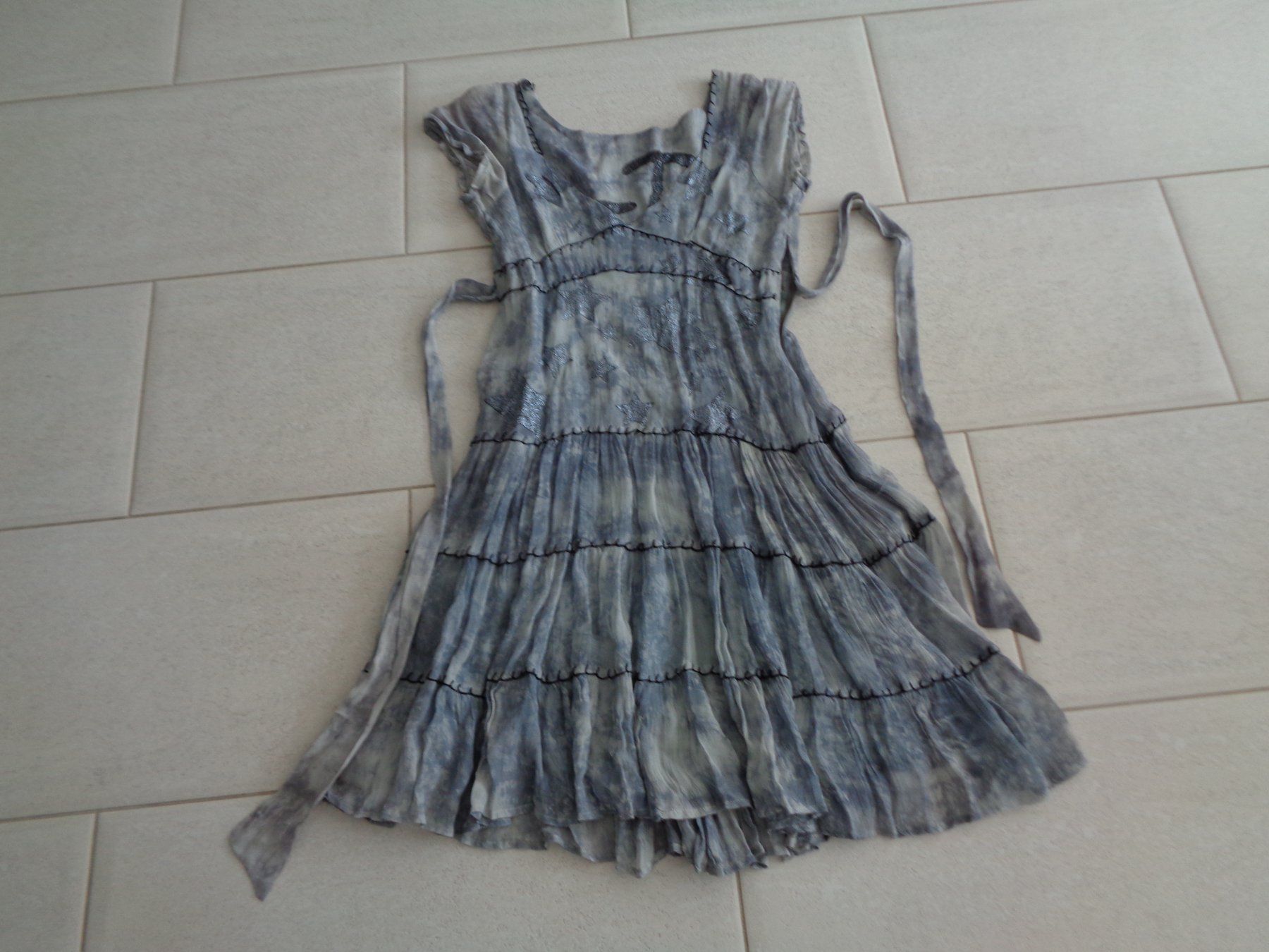 Vestiti: SOMMER KLEID GR.S – Usato da Rotkreuz venduto da Samballi