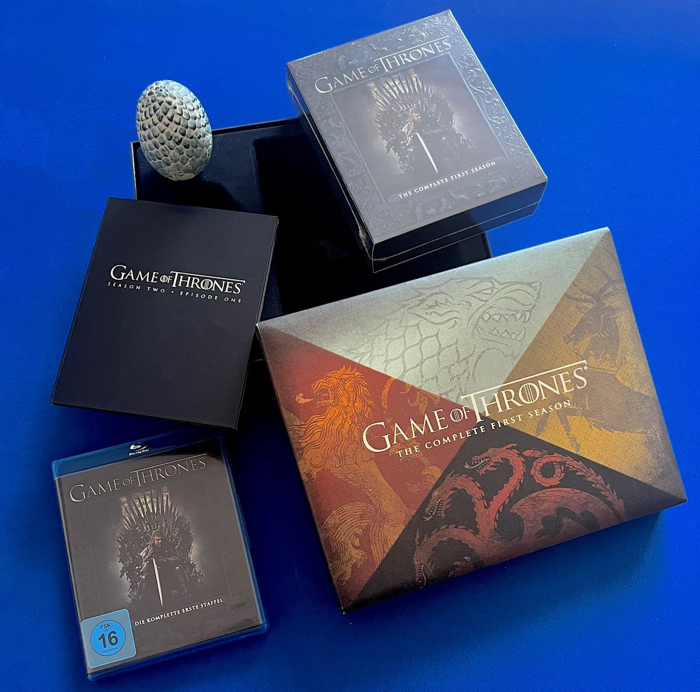 Tutti i DVDs: GAME OF THRONES 1-5 Eiserner Thron, Dracheneier Dragonglass – Nuovo (secondo la descrizione) da Solothurn venduto da StarsInYourHome 2