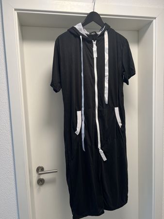 Combinaison noir à capuche 