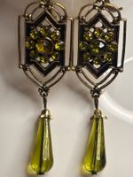 Paire de boucles d'oreilles vintage pendantes vert olive