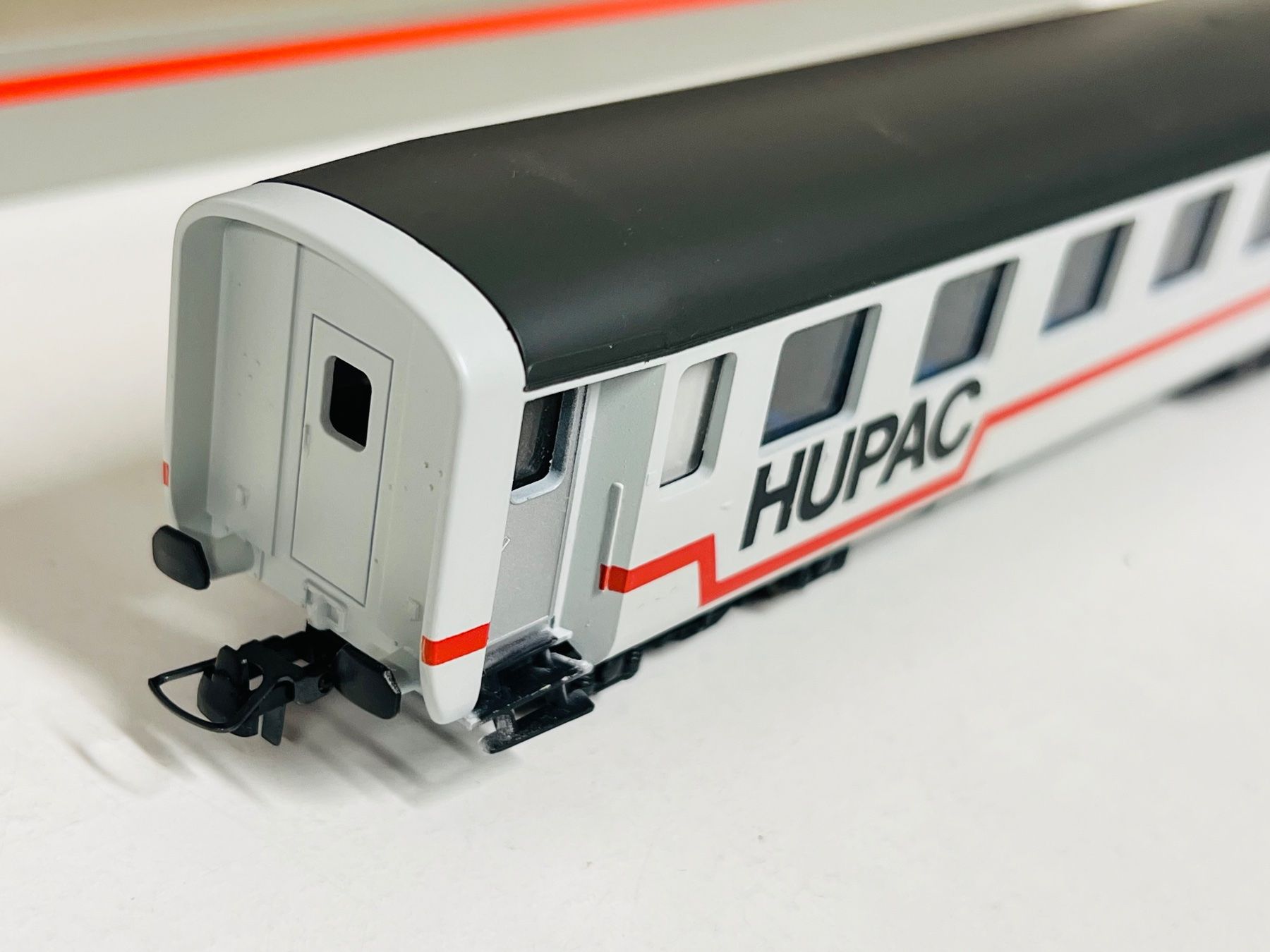 Lima Modellini di ferrovie: Lima  HUPAC mit LED Innenbeleuchtung H0 DC – Usato da Geroldswil venduto da TopTrain54 2
