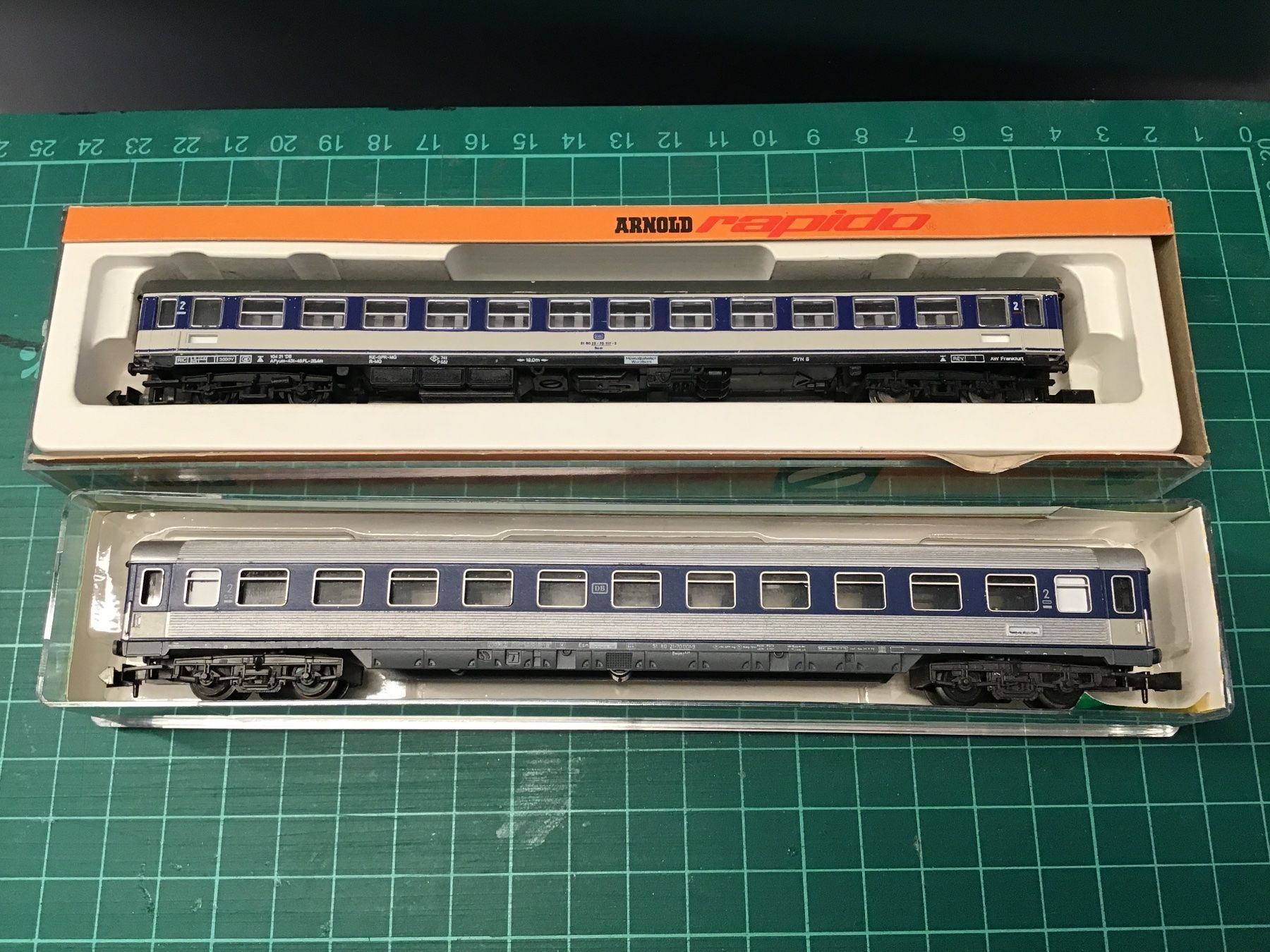 Modelleisenbahnen: Arnold Rapido/trix  N Wagen, 2 Stk. - – Gebraucht aus Männedorf von Spezial-Modelle