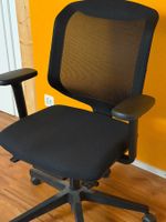 Bürostuhl mit luftigem Netzrücken (Giroflex 434)