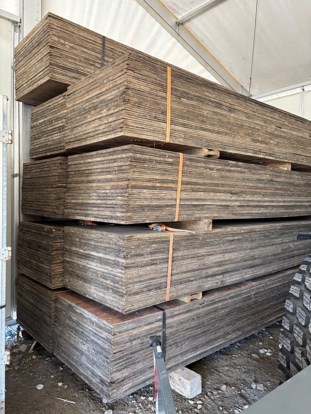 Rivestimenti per pavimenti: 74m2 Schaltafeln 2x1m stark gebraucht – Difettoso da Horgen venduto da sivex 2