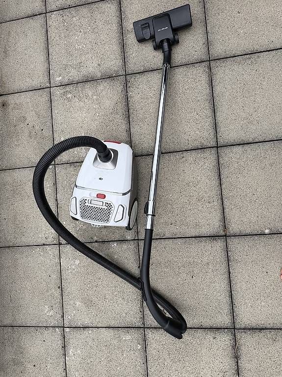 Aspirapolveri & Accessori: Beutelstaubsauger inkl. 6 Beutel  – Usato da Bern venduto da silvanbmx 2