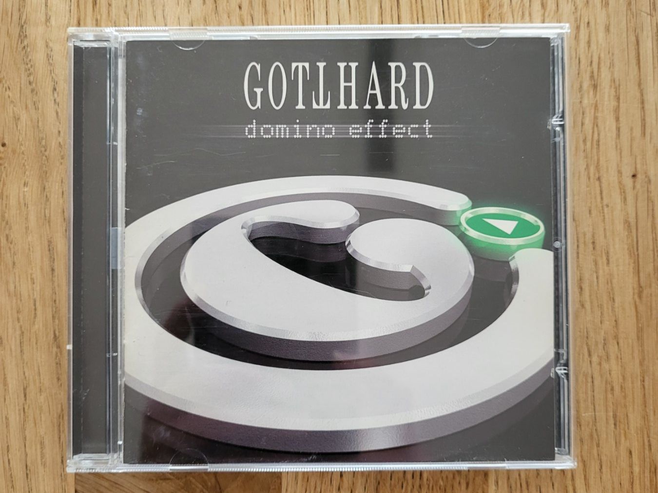 CDs: Gotthard - Domino Effect - CD – Gebraucht aus Waltenschwil von creativeline