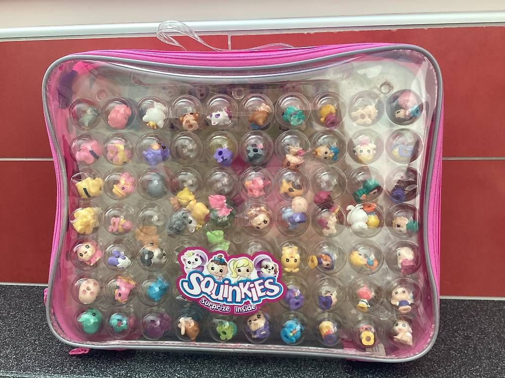 Jouets: Coffret de 74 figurines Squinkies  – D'occasion à Prangins par ann_5ngr 2