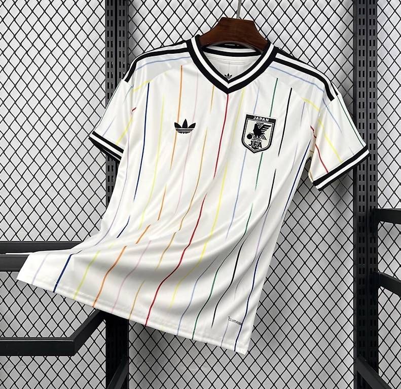 Leibchen & Hosen: Japan Trikot Neu – Gebraucht aus Biel/Bienne von Bolagol9