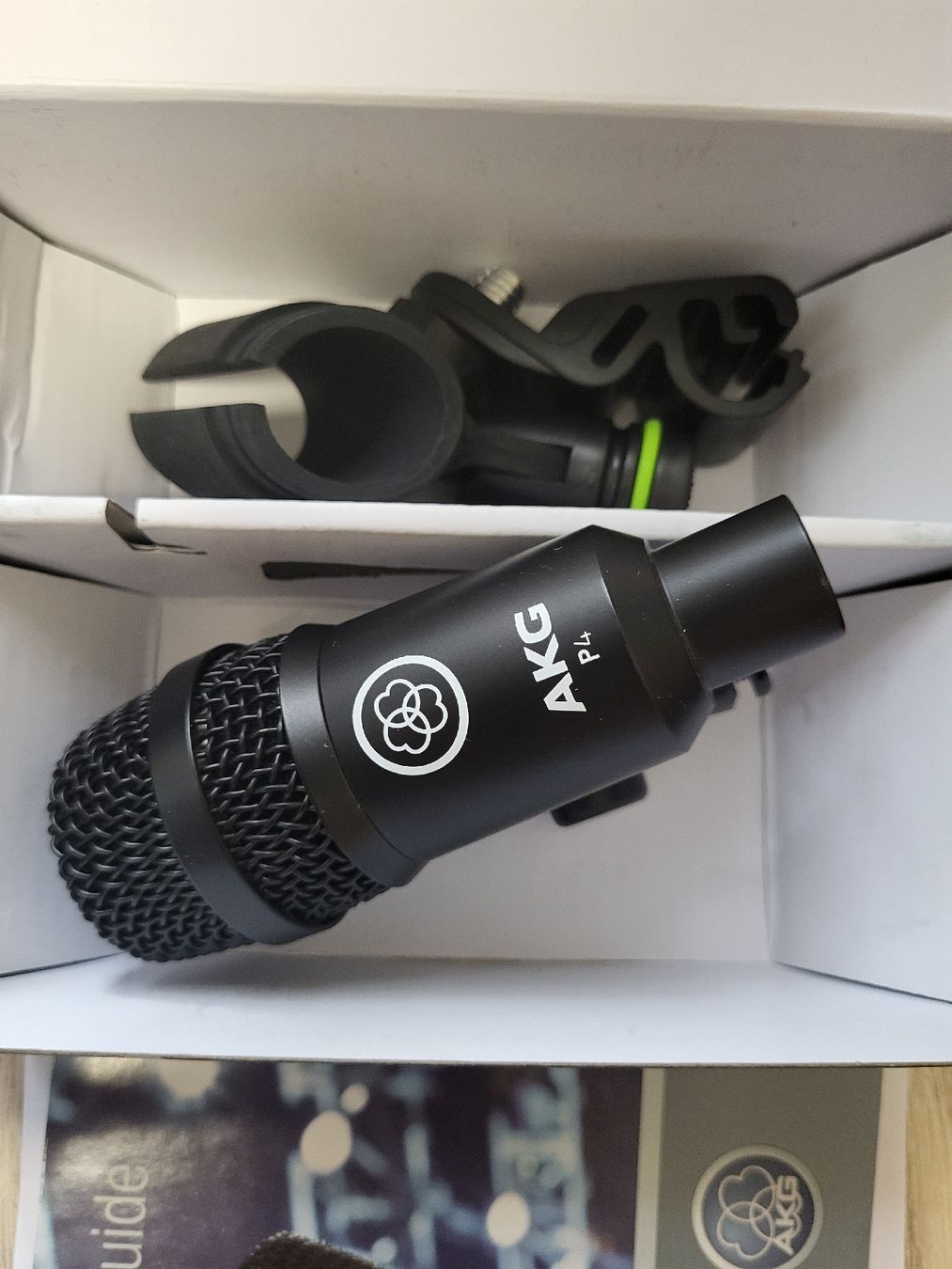 Akg Microfoni: Gravity MS CAB CL 01 & AKG P4 Mic – Nuovo e nell'imballaggio originale da Benken SG venduto da WALUK 1