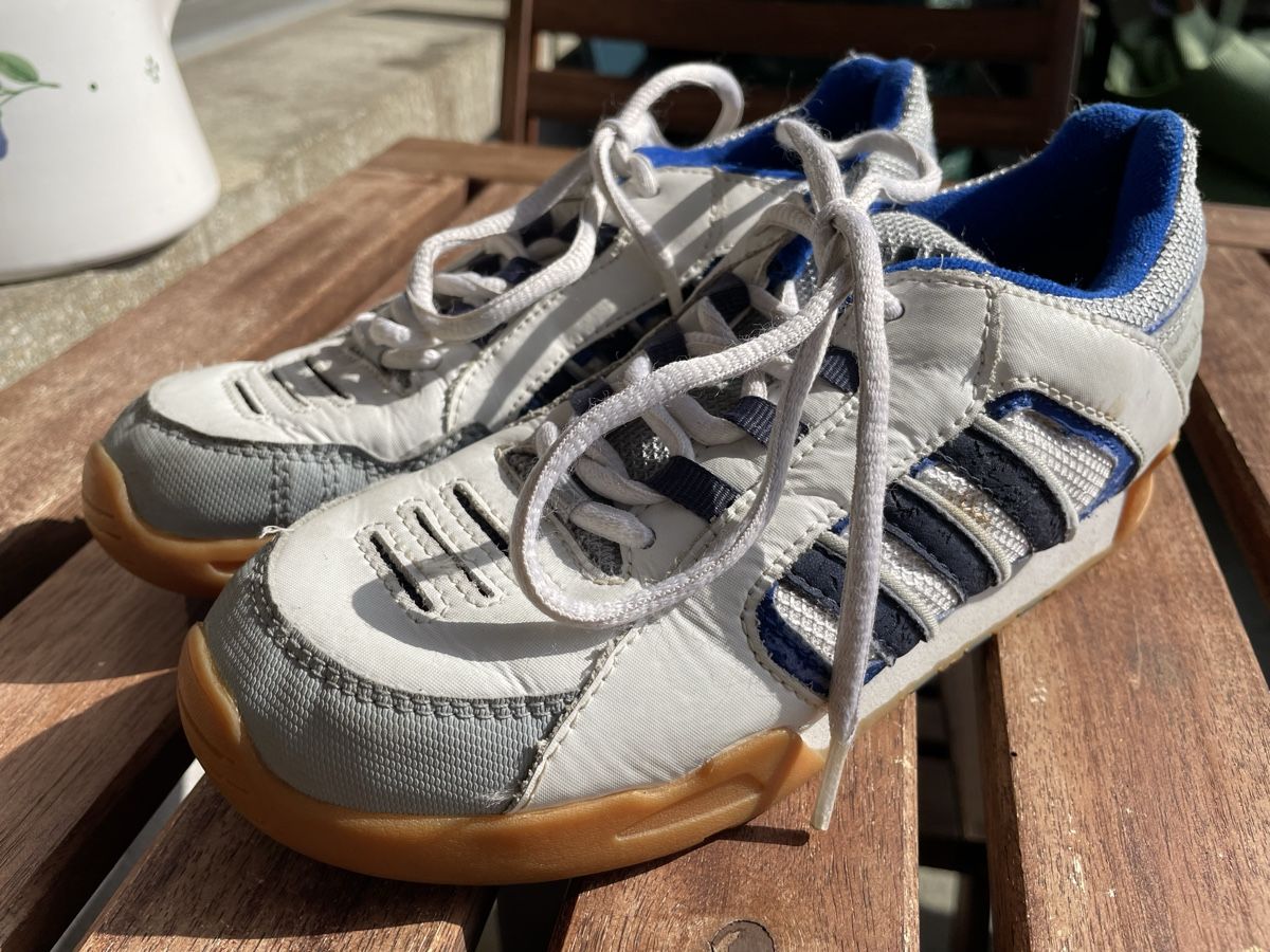 Adidas Scarpe per ragazzi: Adidas Hallenschuhe Gr.34 – Usato da Bern venduto da brup