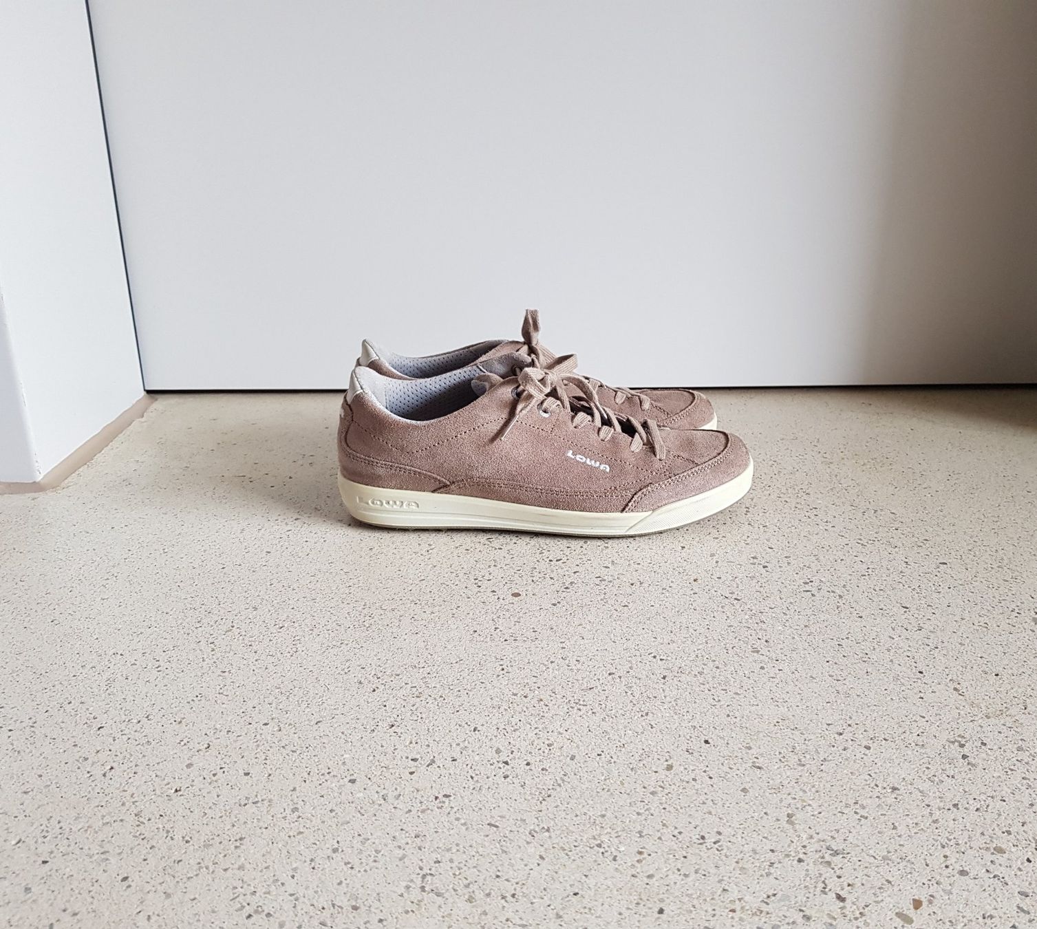 Lowa Scarpe da donna: Lowa Palermo Damenschuh Grösse 39.5 – Usato da Basel venduto da fafa68