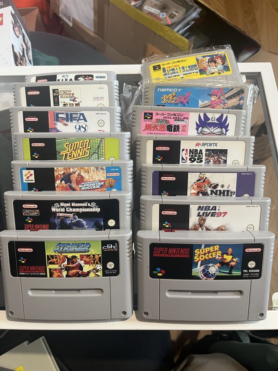 Nintendo Jeux: SNES and SFamicom games – D'occasion à Chavannes-près-Renens par Fuzzyboy