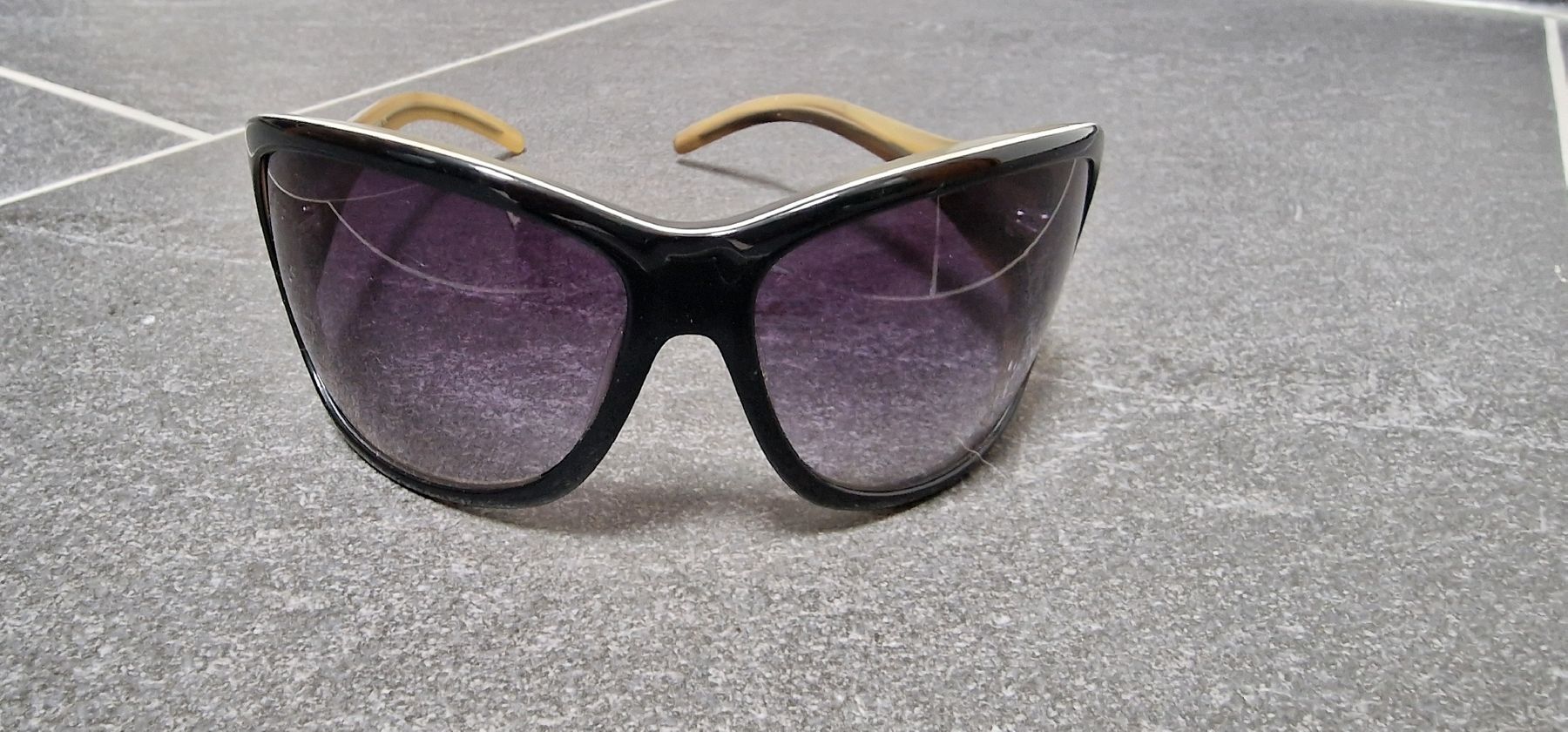 Occhiali & Lenti: Stylische Sonnenbrille 😎 – Usato da Reinach AG venduto da Bodomia 1