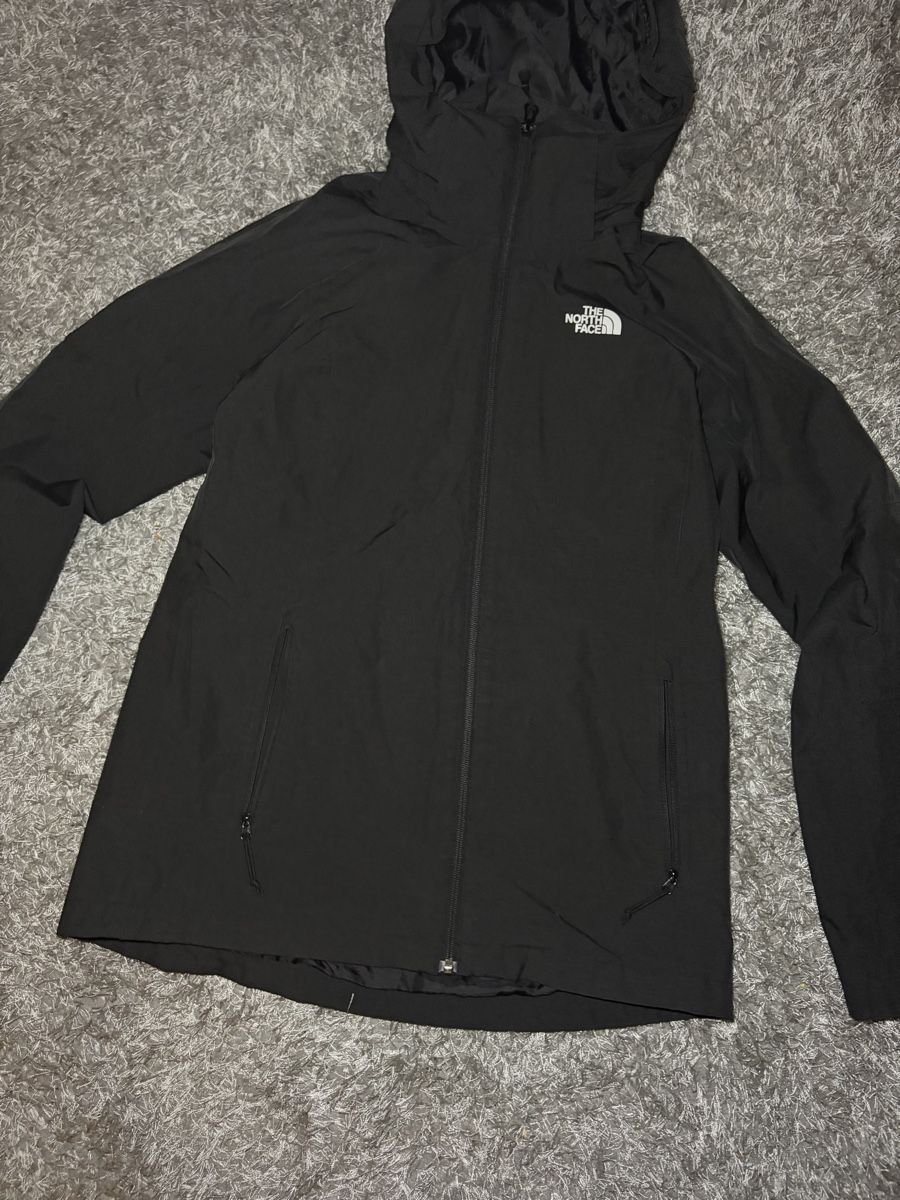 North Face Vestes: The North Face Dryvent Jacket Black Size S  – D'occasion à Brislach par edu_t6pq 1