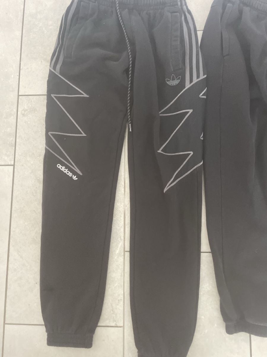 Nike Lotti & Set di vestiti: Trainer Hose Junge Gr.164 - 170 – Usato da Baar venduto da Vili7 3